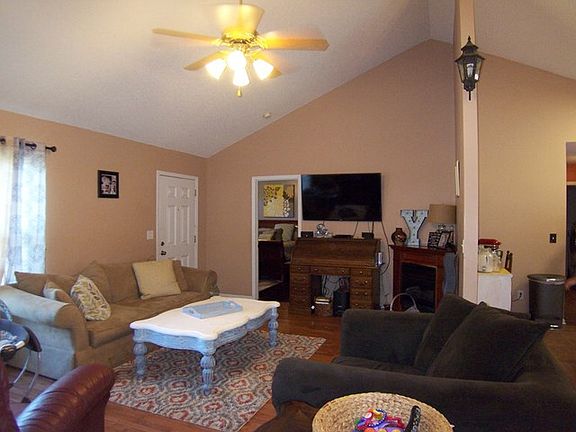 4th image of 931 Brooklee Dr