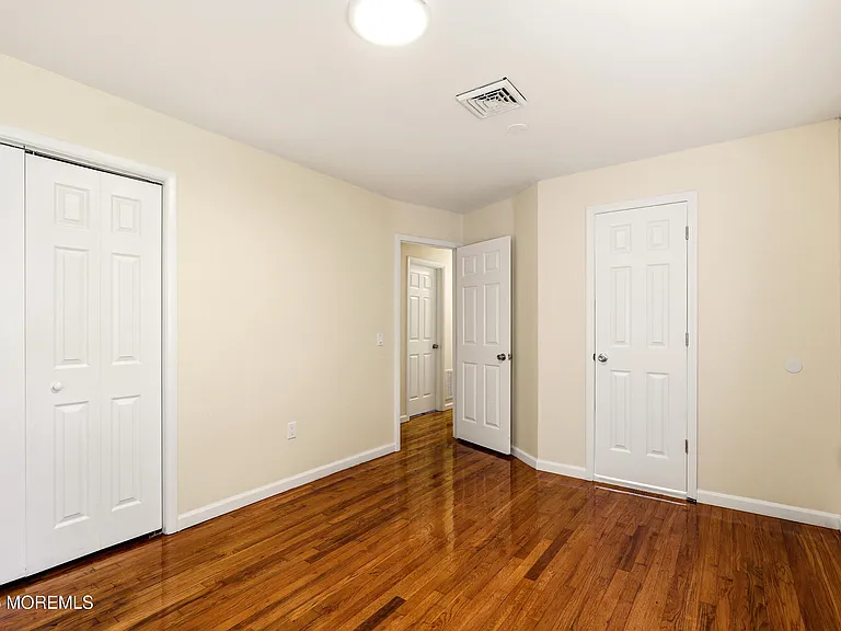 1200 Lawrence Ave — Photo 23