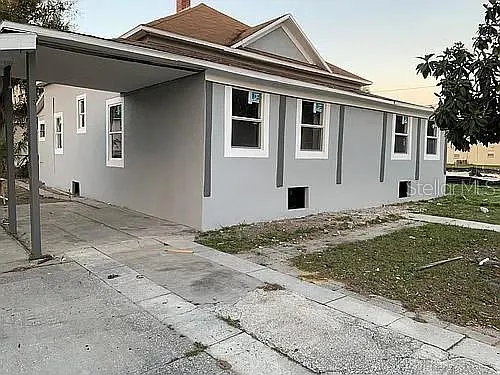 2 bed, 1.0 bath, 1565 sqft, $1,000 — Photo 1