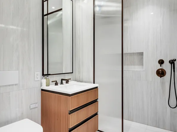 515 West 18th Street image 6 of 20