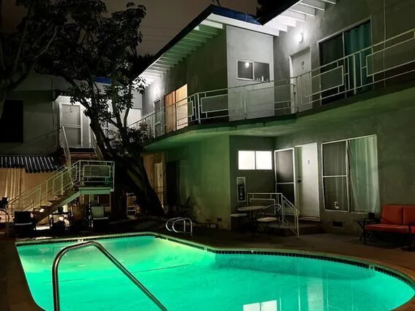 941 N San Vicente Blvd #2, West Hollywood, CA 90069