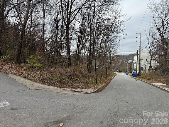 4th image of 36 Roberts St