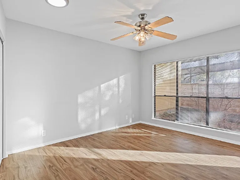 8642 Fredericksburg Rd #405 — Photo 18