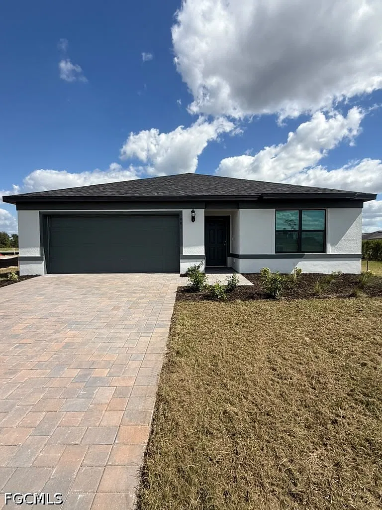 4 bed, 2.0 bath, 1580 sqft, $2,250 — Photo 1