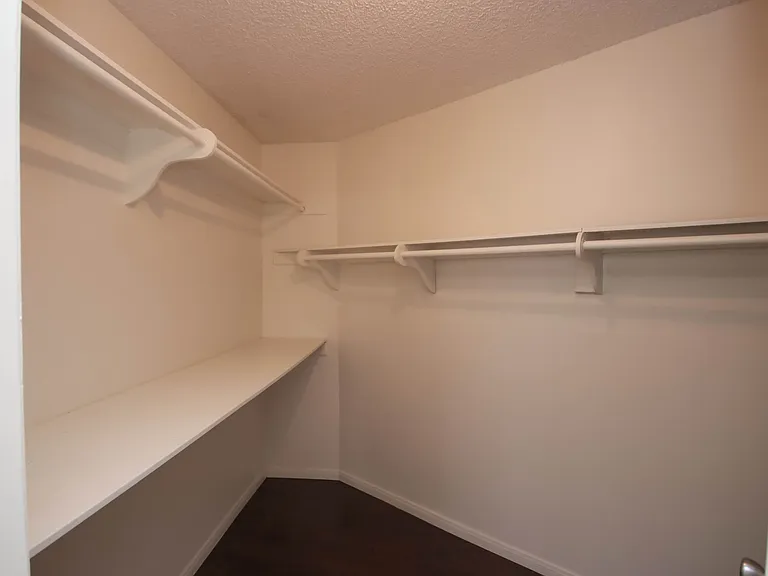 3010 Montrose Ave #28 — Photo 20