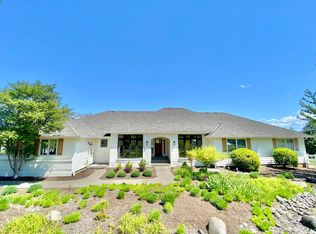 3900 Livingston Rd, Central Point, OR 97502