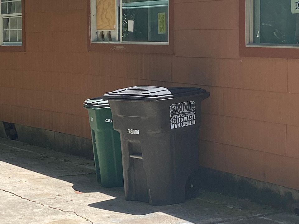 1st image of 722 N Sabinas St