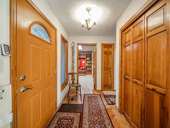 5th image of 223 Somerville Rd