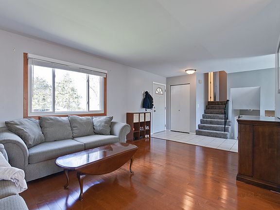5th image of 21 Monterey Dr