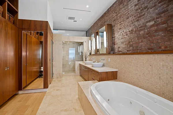 Rented by Douglas Elliman | media 8