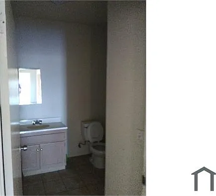 5869 S Figueroa St #4 — Photo 9