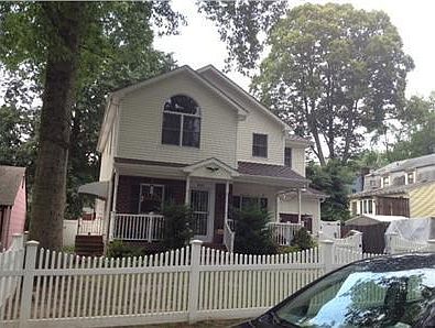 2nd image of 565 North St