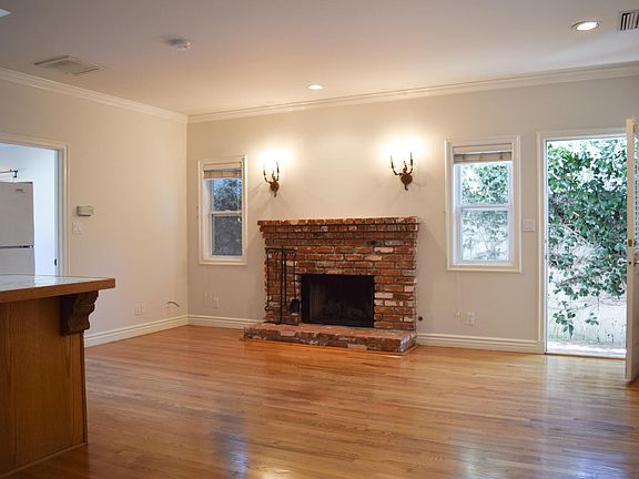 3rd image of 4638 Seratt Pl