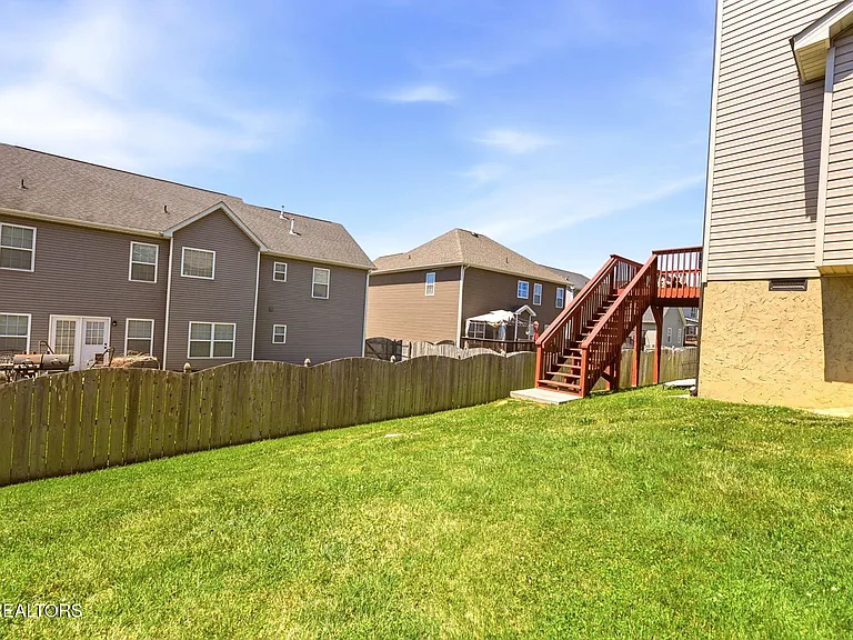 1635 Silver Spur Ln — Photo 5