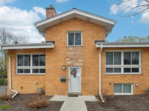 1605 N Arlington Heights Rd APT D, Arlington Heights, IL 60004