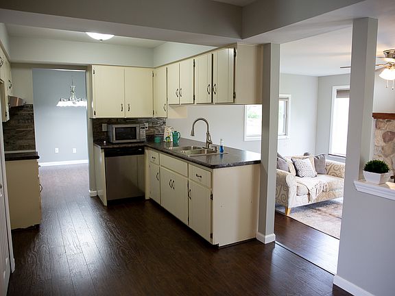 5th image of 6102 Barker Ave