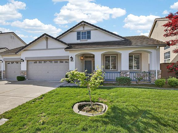 3rd image of 4093 Pine Lake Cir