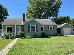 3919 SW Windsor Ct, Topeka, KS 66604