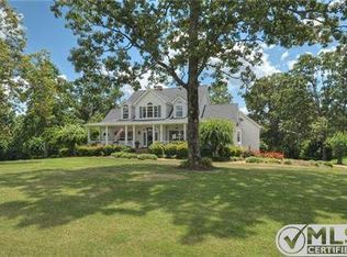 1023 Ridglea Dr, Burns, TN 37029