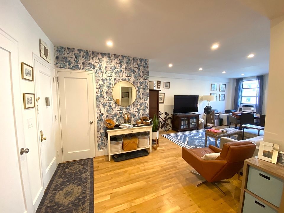 1st image of 200 W 90th St APT 10E