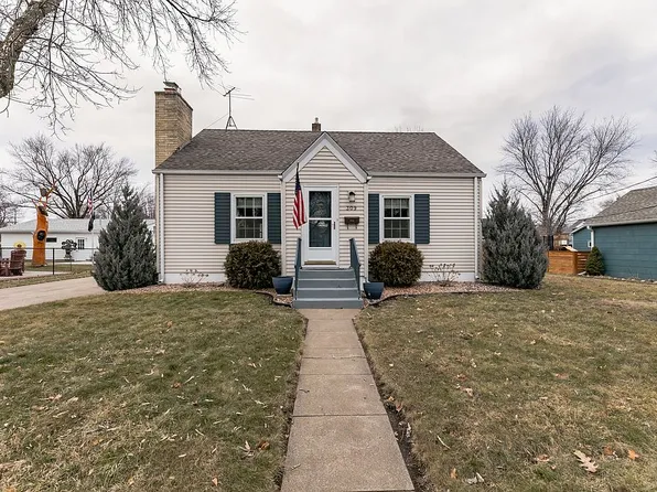 309 1st St NE, Osseo, MN 55369