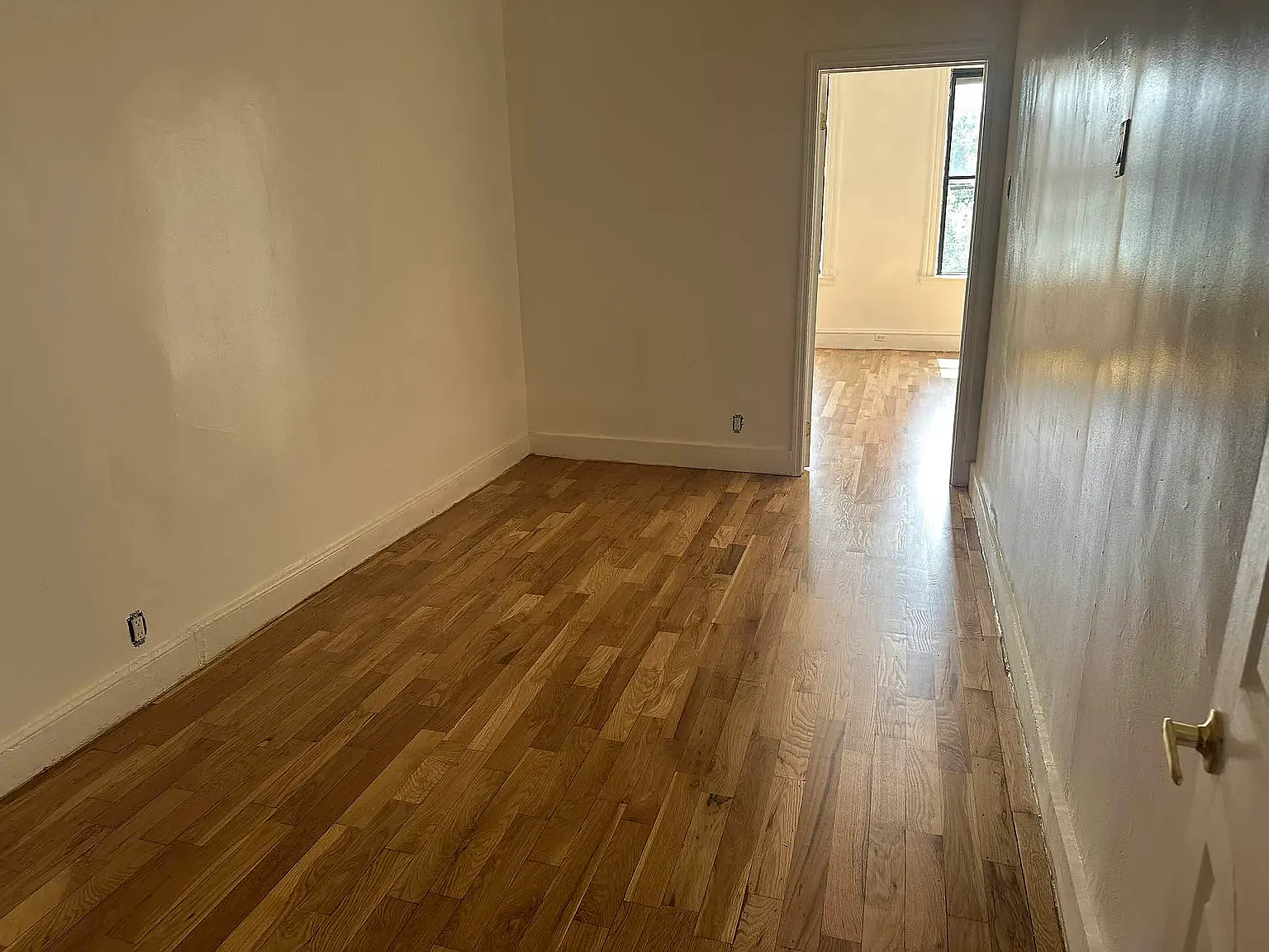 231 Irving Avenue — Photo 2