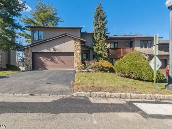 19 Cedarwood Terrace, Woodland Park, NJ 07424