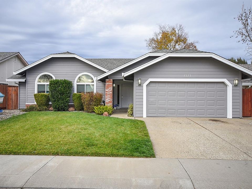 1st image of 1371 Coolidge Pl