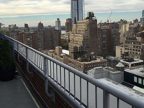 2nd image of 252 7th Ave Unit Penthouse I