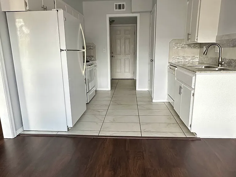1825 E Lindsey St #2 — Photo 22