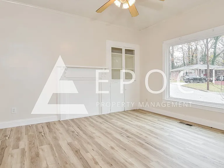 602 Loftus St — Photo 10