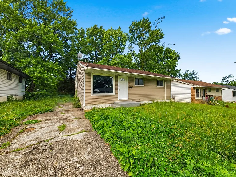 146 Grampian Rd — Photo 3