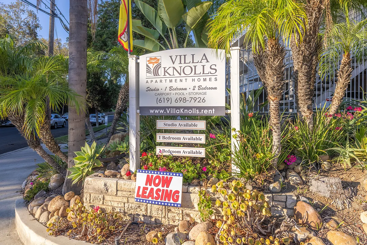 Building Photo - Villa Knolls Apartments