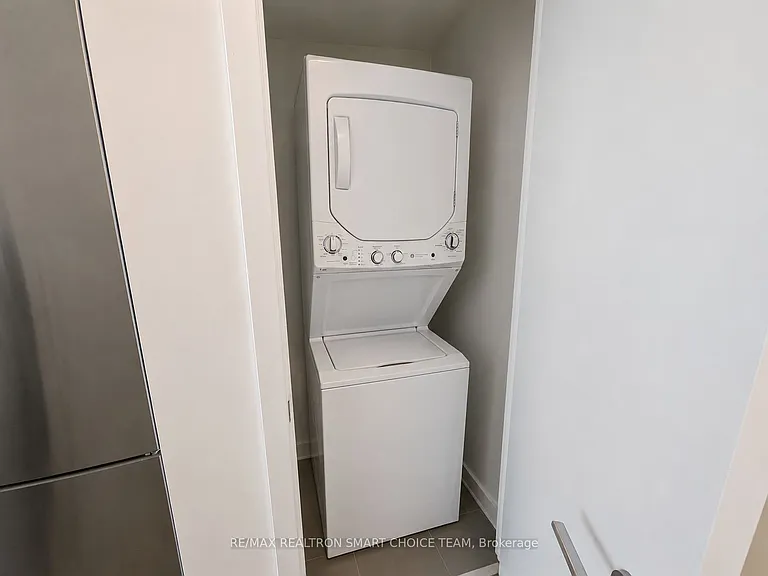 1005 Dundas St E #117 — Photo 19
