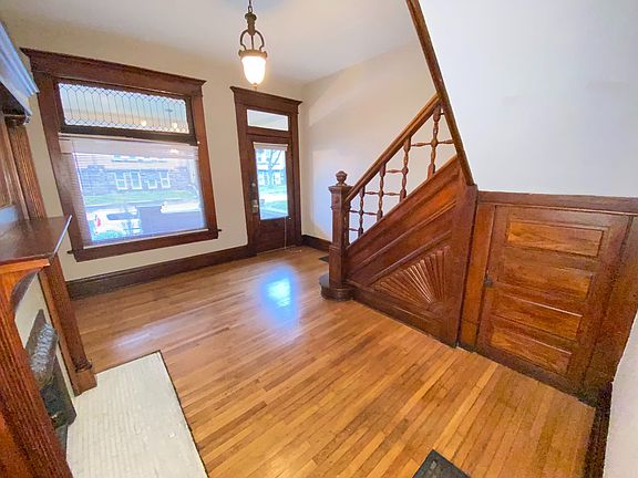 4th image of 127-129 Hubbard Ave #127