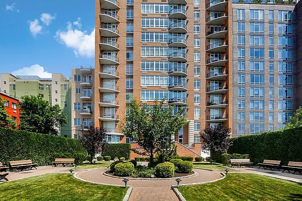 Sold by Redfin Real Estate | media 26