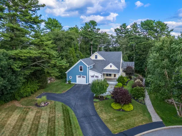 10 Morning Walk Lane, Kennebunk, ME 04043