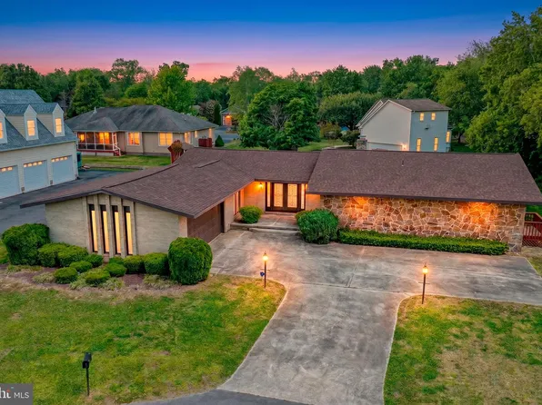 7 Woods Ln, Ocean View, DE 19970