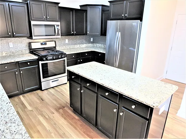 5592 Lair Ln — Photo 3