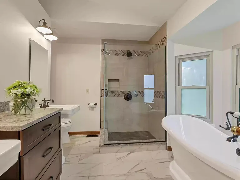 155 Mackenzie Dr — Photo 4