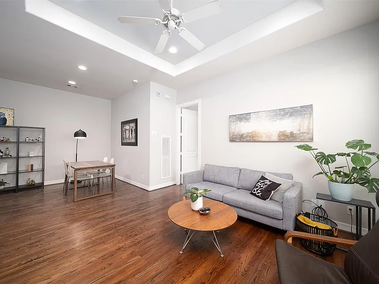 3848 Center St — Photo 12