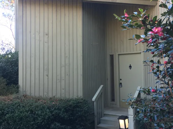 96 Ligustrum Ln, Columbia, SC 29209