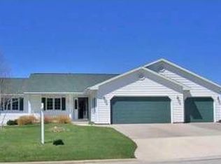 135 River Meadows Dr, Sheboygan Falls, WI 53085