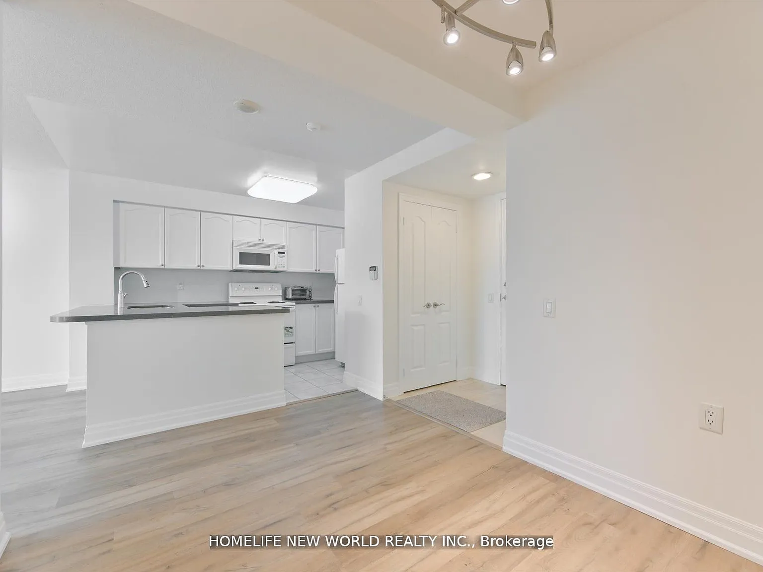 2 bed, $2,500 — Photo 3