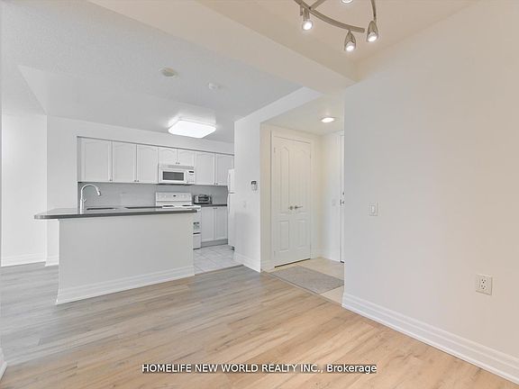 3rd image of 21 Hillcrest Ave #607