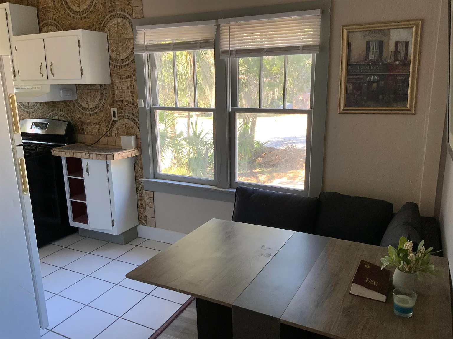 2 bed, 1.0 bath, 768 sqft, $1,100 — Photo 3