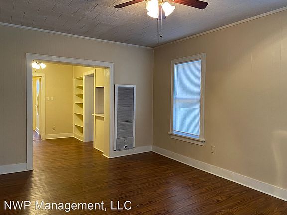 4th image of 219 E Wells St APT B