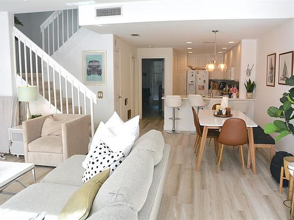 4th image of 140 Soriano Dr