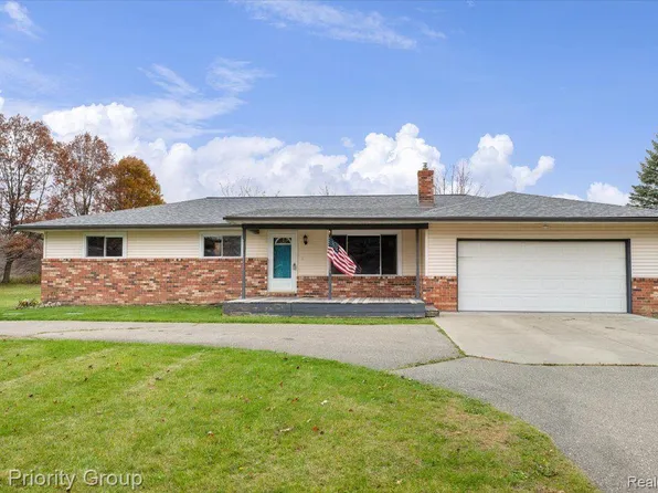 11679 Milford Rd, Holly, MI 48442