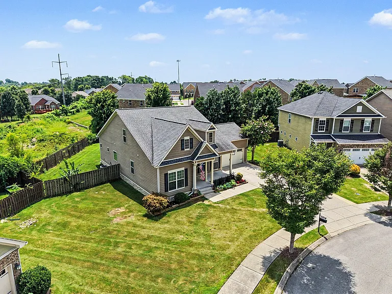 1046 Hemlock Dr — Photo 42